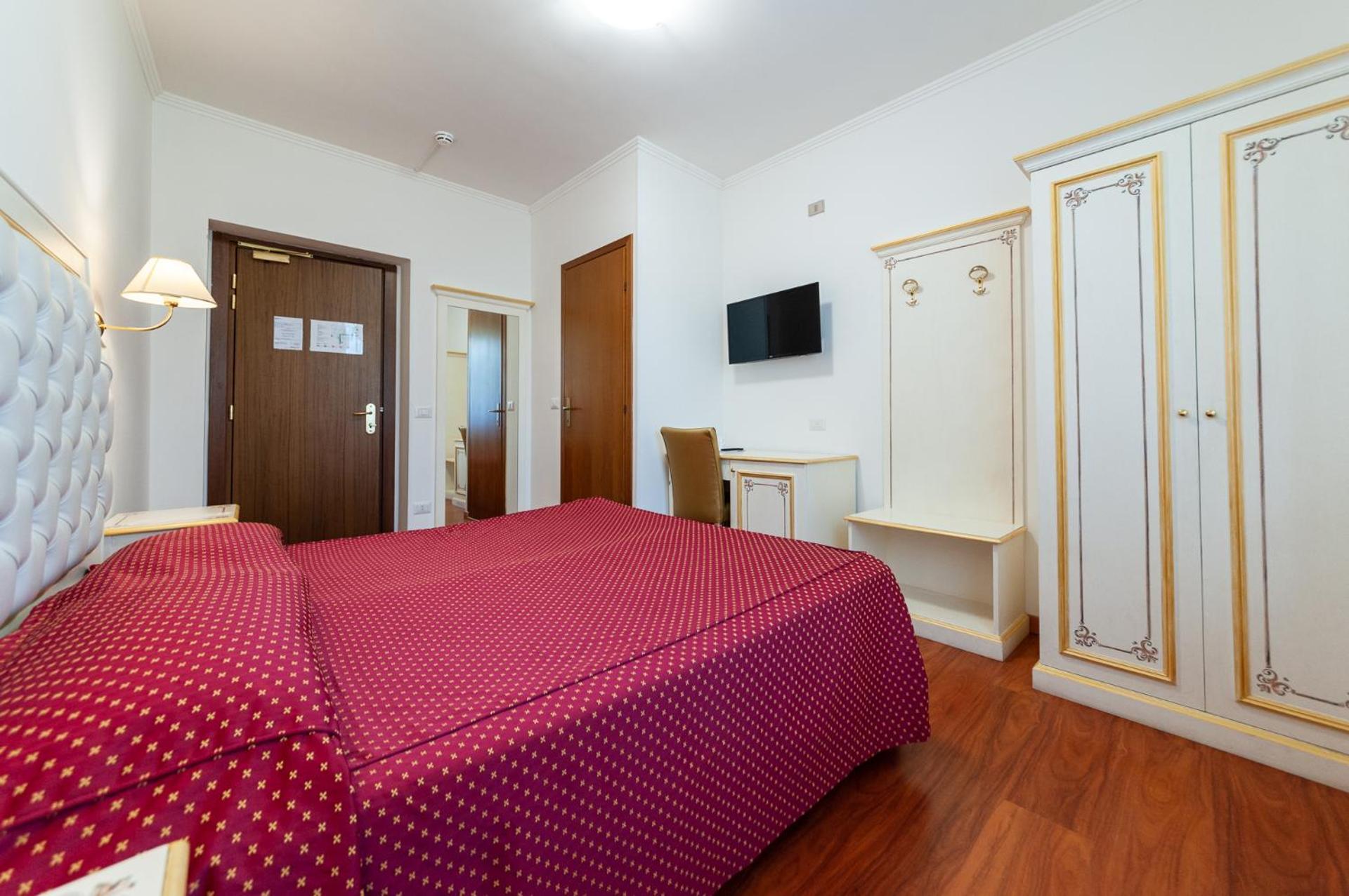 Hotel Le Naiadi Park Sul Lago 3*